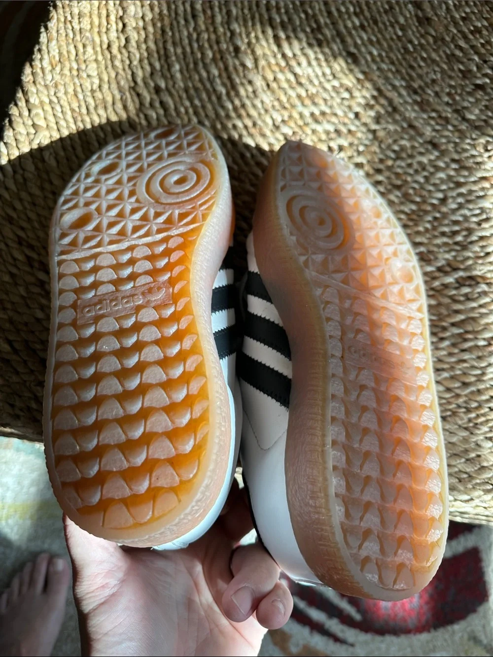 adidas White Samba men’s size 9 Sneakers with Black Stripes and Gum Sole